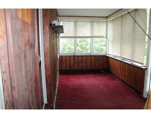 32 Saint James Cir, Springfield, MA 01104 photo 17