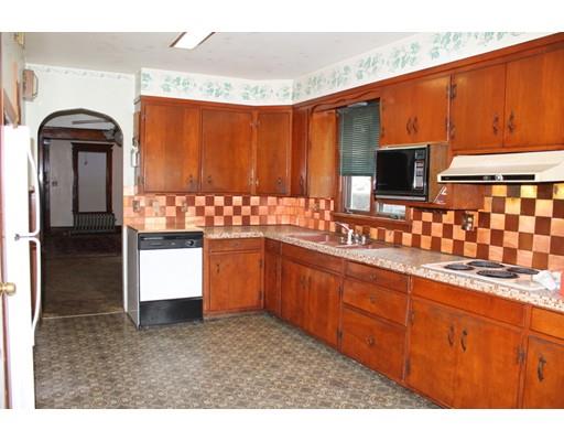 32 Saint James Cir, Springfield, MA 01104 photo 9