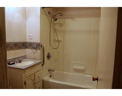 32 Saint James Cir, Springfield, MA 01104 photo 22
