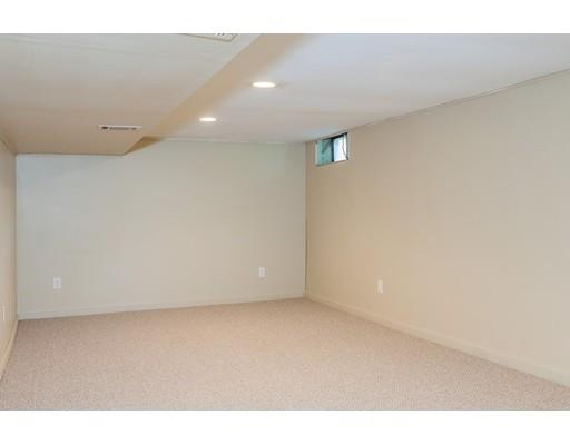 36 Ellendale Cir, Springfield, MA 01128 photo 19