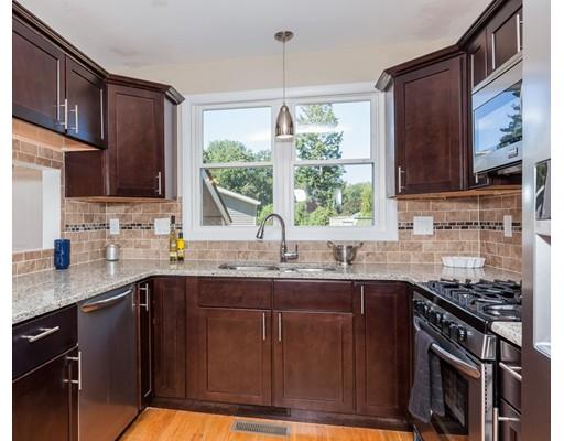 36 Ellendale Cir, Springfield, MA 01128 photo 3