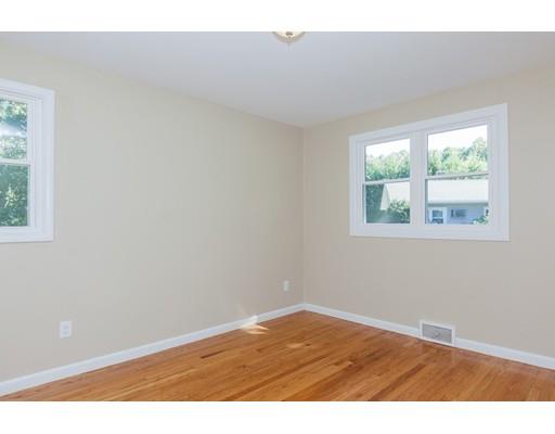 36 Ellendale Cir, Springfield, MA 01128 photo 12