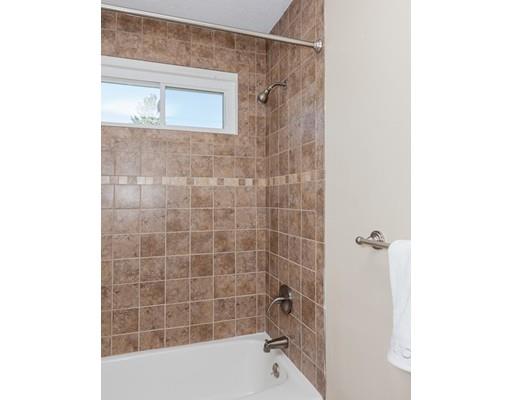 36 Ellendale Cir, Springfield, MA 01128 photo 17