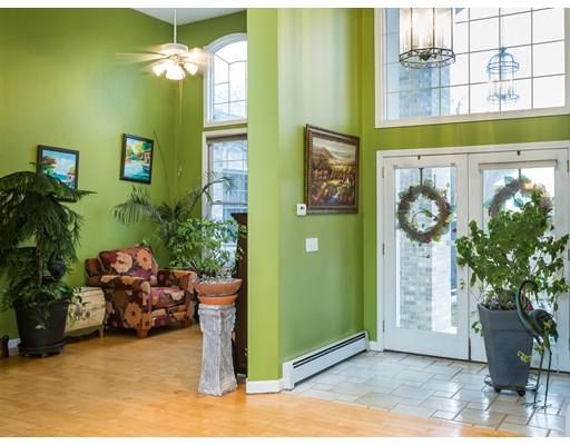 7 Spring St, Ludlow, MA 01056 photo 3
