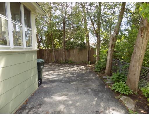 35 Redlands St, Springfield, MA 01104 photo 4