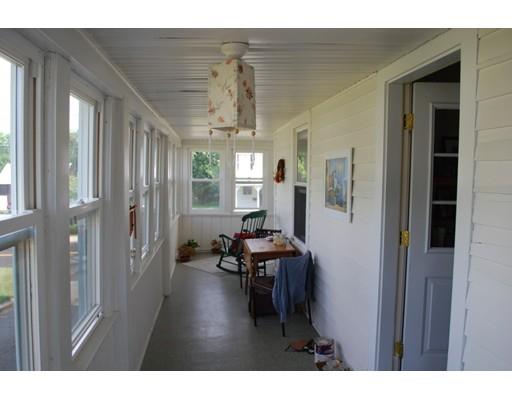 28 Everett St, Easthampton, MA 01027 photo 5