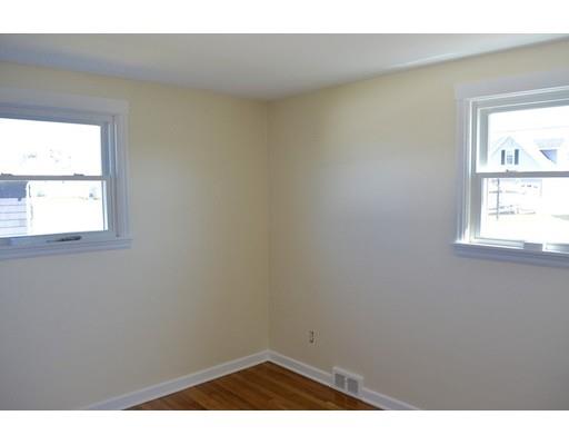 38 Judith St, Springfield, MA 01118 photo 6