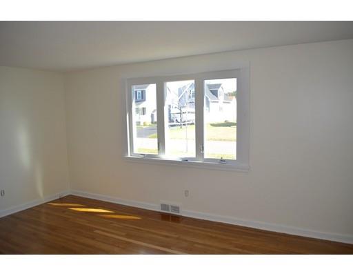 38 Judith St, Springfield, MA 01118 photo 5