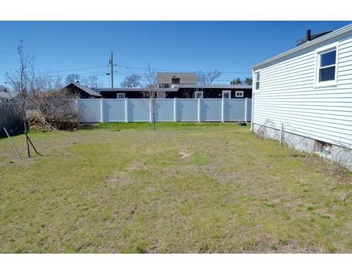 38 Judith St, Springfield, MA 01118 photo 4