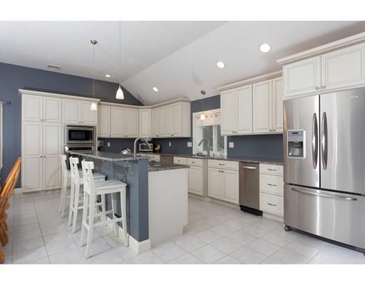 200 Temi Rd, Raynham, MA 02767 photo 3