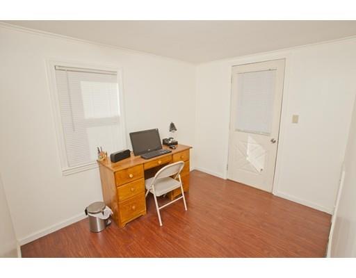 90 Parkerview St, Springfield, MA 01129 photo 9