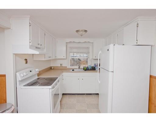 90 Parkerview St, Springfield, MA 01129 photo 6