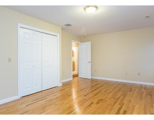 92 Upton St, Springfield, MA 01104 photo 23