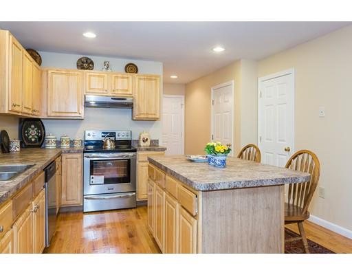 92 Upton St, Springfield, MA 01104 photo 9