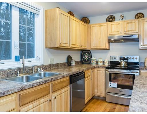 92 Upton St, Springfield, MA 01104 photo 10