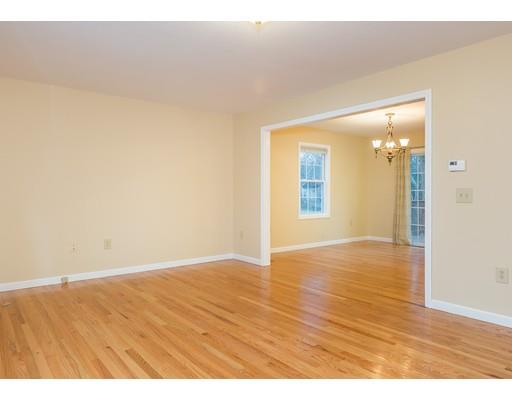 92 Upton St, Springfield, MA 01104 photo 4