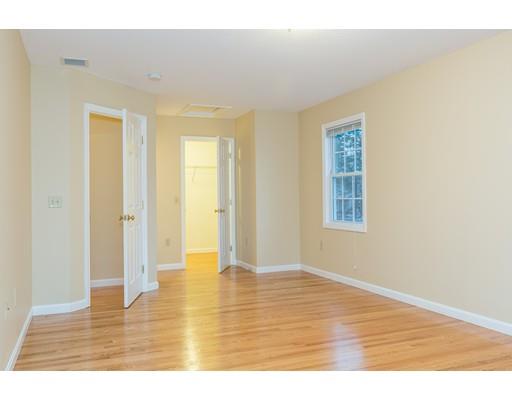 92 Upton St, Springfield, MA 01104 photo 16