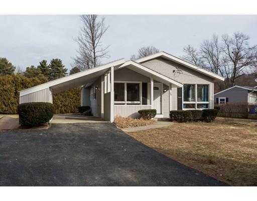 54 Ellendale Cir, Springfield, MA 01128 photo 3