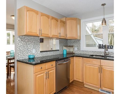 54 Ellendale Cir, Springfield, MA 01128 photo 13