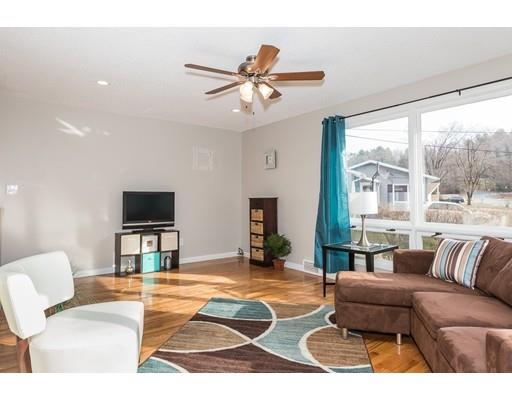 54 Ellendale Cir, Springfield, MA 01128 photo 6