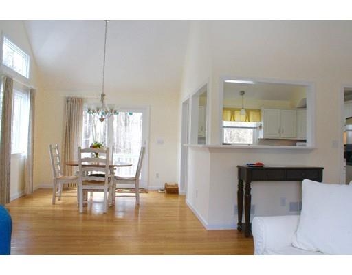 23 Hazeltine Rd, Upton, MA 01568 photo 6