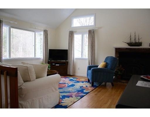23 Hazeltine Rd, Upton, MA 01568 photo 4