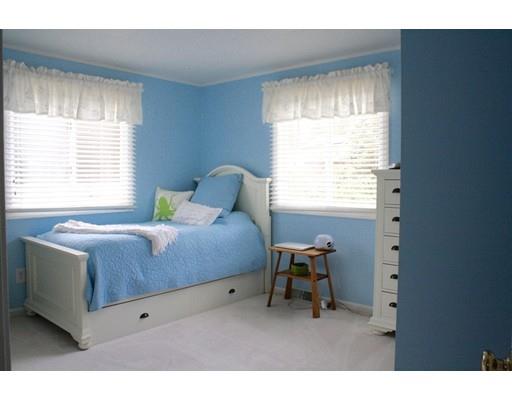 23 Hazeltine Rd, Upton, MA 01568 photo 9