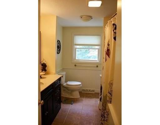 23 Hazeltine Rd, Upton, MA 01568 photo 11