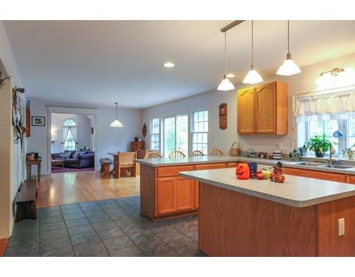 9 Maple St, Mashpee, MA 02649 photo 6