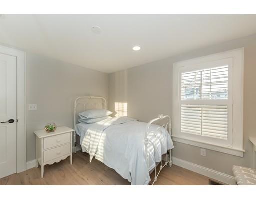 36 Franklin St, Marblehead, MA 01945 photo 17
