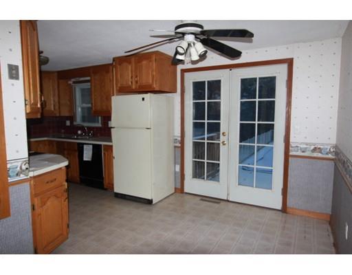 128 Webber St, Springfield, MA 01108 photo 7