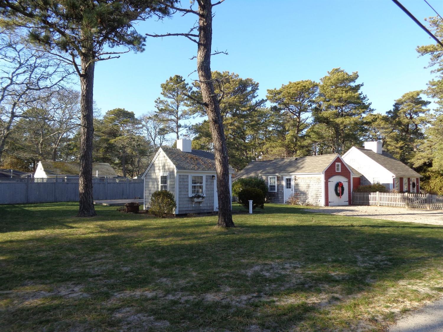 31 Oak St, Dennis, MA 02539 photo 2