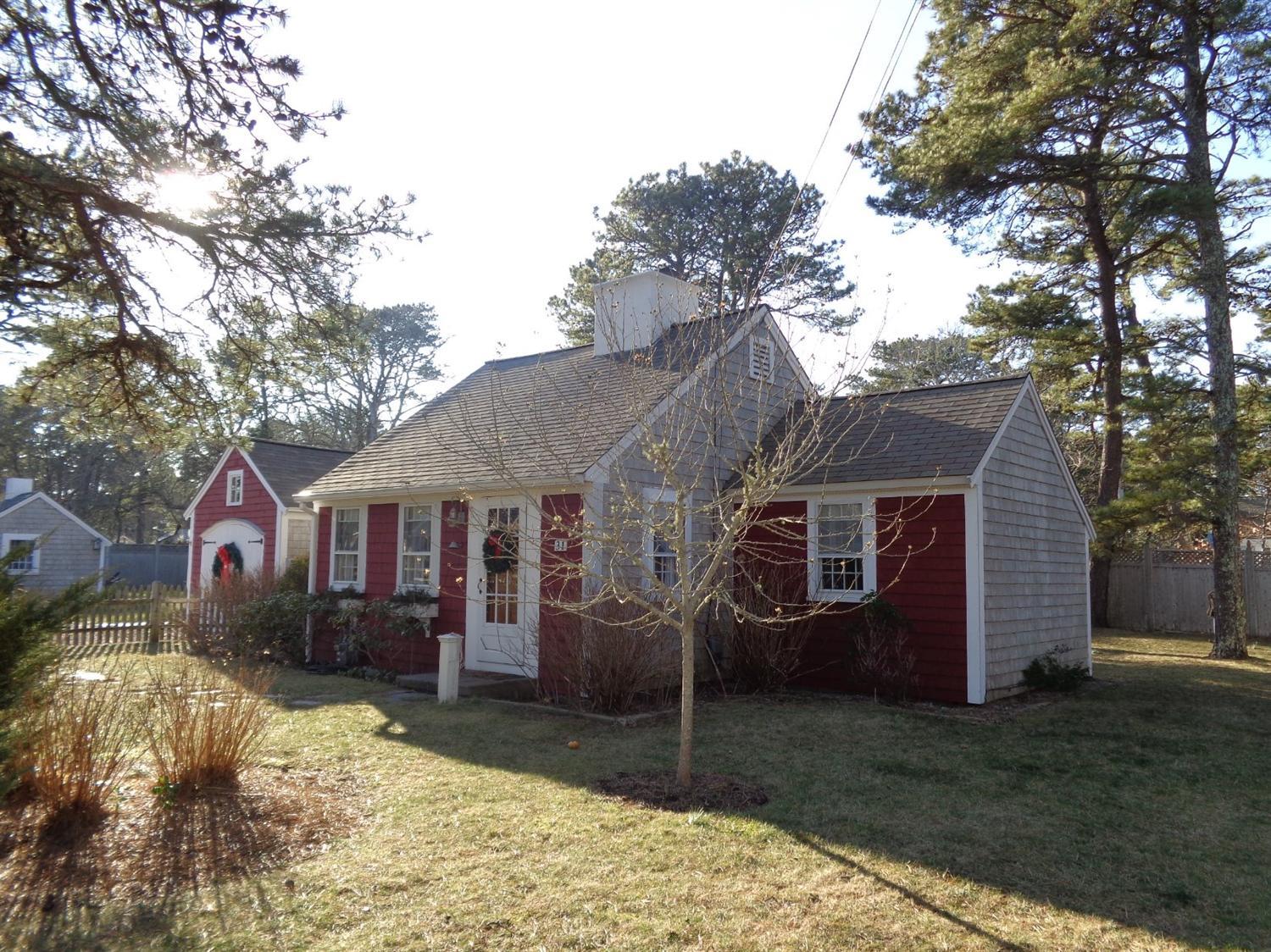 31 Oak St, Dennis, MA 02539 photo 1