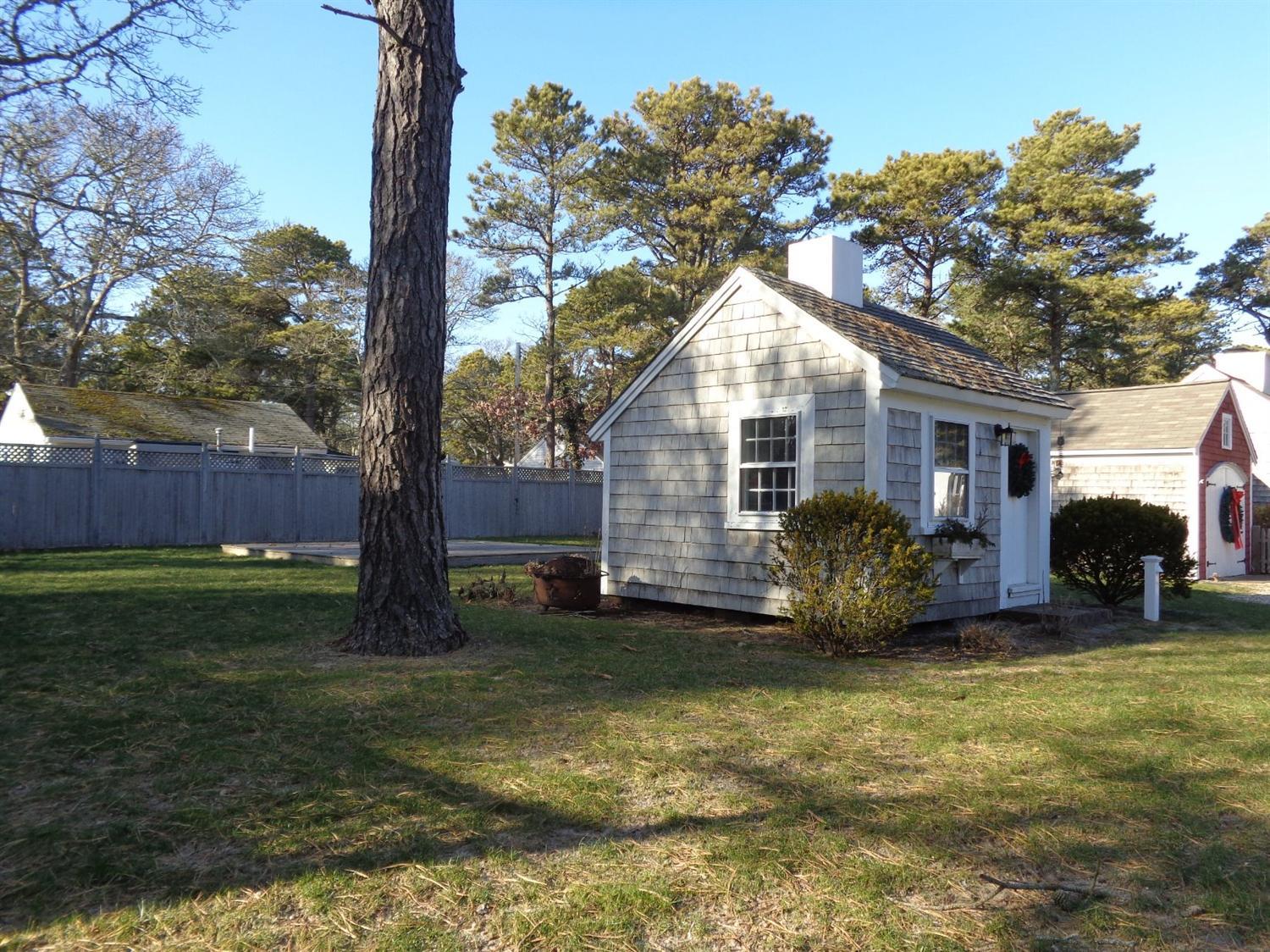 31 Oak St, Dennis, MA 02539 photo 3