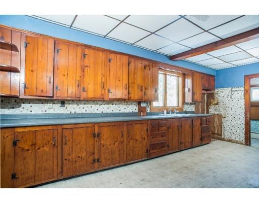 714 Weetamoe St, Fall River, MA 02720 photo 7