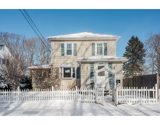 714 Weetamoe St, Fall River, MA 02720 photo 1