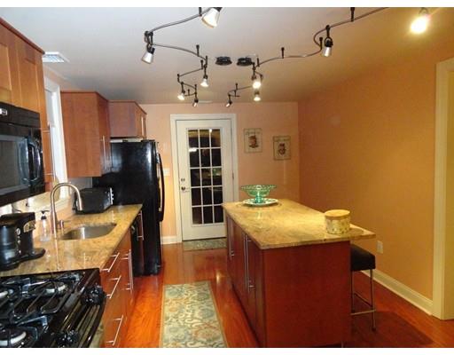 6 Gerry Ct, Stoneham, MA 02180 photo 2