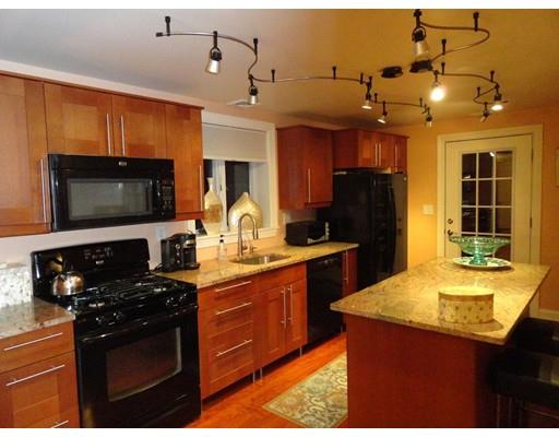 6 Gerry Ct, Stoneham, MA 02180 photo 3