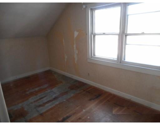 211 Davis St, Springfield, MA 01104 photo 10