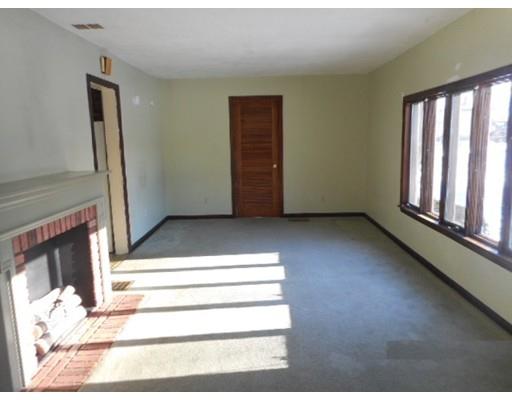 211 Davis St, Springfield, MA 01104 photo 5