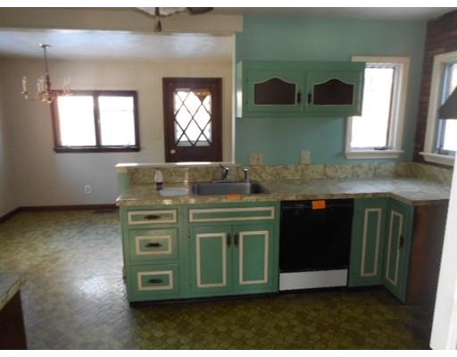 211 Davis St, Springfield, MA 01104 photo 6
