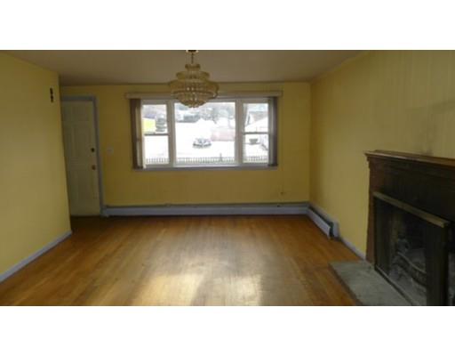18 Hamlet St, Lawrence, MA 01843 photo 4