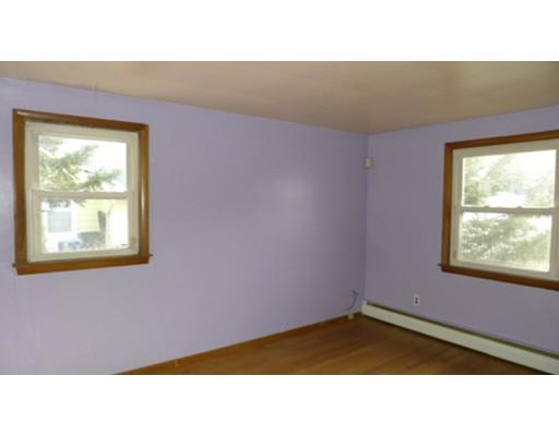 18 Hamlet St, Lawrence, MA 01843 photo 9