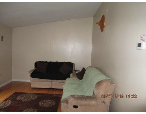 51 Old Point St, Springfield, MA 01109 photo 8