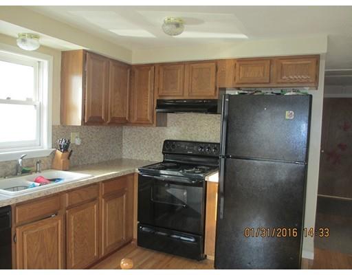 51 Old Point St, Springfield, MA 01109 photo 3