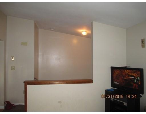 51 Old Point St, Springfield, MA 01109 photo 9