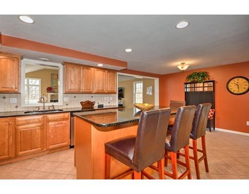 4 Glenbrook Ln, Worcester, MA 01609 photo 2