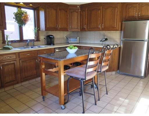 34 Maple St, Stoneham, MA 02180 photo 4