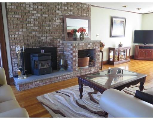 34 Maple St, Stoneham, MA 02180 photo 12
