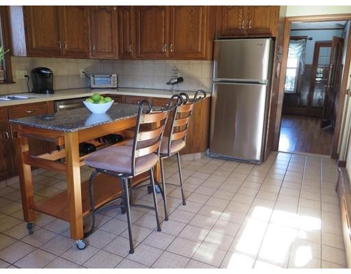 34 Maple St, Stoneham, MA 02180 photo 8